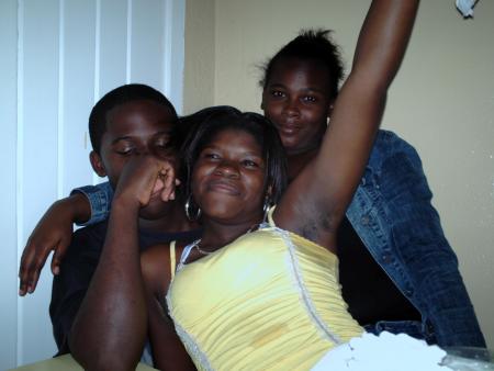 lutha domi et astone